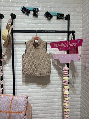 Quilted Zip-Up Vest- C5437